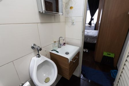 Casa à venda com 240m², 5 quartos e 6 vagas Casa à venda com 240m², 5 quartos e 6 vagasBanheiro da Suite 2