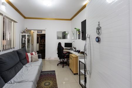 Casa à venda com 240m², 5 quartos e 6 vagas Casa à venda com 240m², 5 quartos e 6 vagasSala