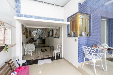 Casa à venda com 240m², 5 quartos e 6 vagas Casa à venda com 240m², 5 quartos e 6 vagasÁrea Privativa