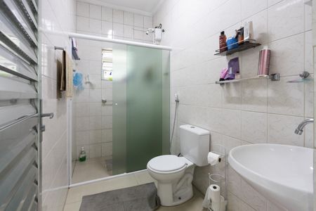 Casa à venda com 240m², 5 quartos e 6 vagas Casa à venda com 240m², 5 quartos e 6 vagasBanheiro Social