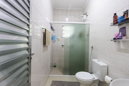 Casa à venda com 240m², 5 quartos e 6 vagas Casa à venda com 240m², 5 quartos e 6 vagasBanheiro Social