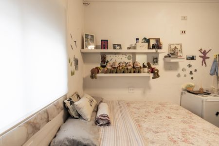 Casa à venda com 240m², 5 quartos e 6 vagas Casa à venda com 240m², 5 quartos e 6 vagasQuarto 2