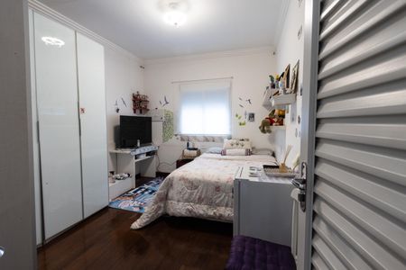 Casa à venda com 240m², 5 quartos e 6 vagas Casa à venda com 240m², 5 quartos e 6 vagasQuarto 2