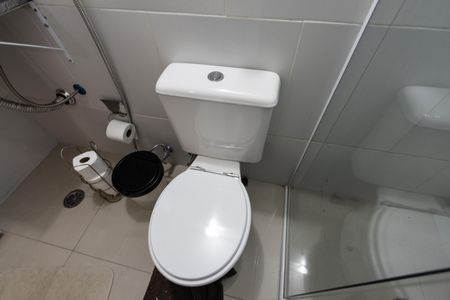 Casa à venda com 240m², 5 quartos e 6 vagas Casa à venda com 240m², 5 quartos e 6 vagasBanheiro Social 2