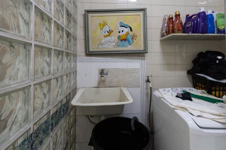 Casa à venda com 240m², 5 quartos e 6 vagas Casa à venda com 240m², 5 quartos e 6 vagasÁrea de Serviço