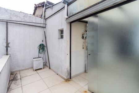 Casa à venda com 240m², 5 quartos e 6 vagas Casa à venda com 240m², 5 quartos e 6 vagasVaranda da Suite