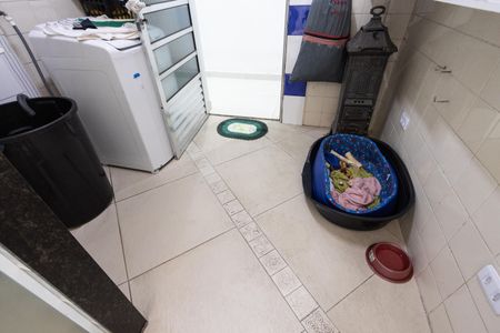 Casa à venda com 240m², 5 quartos e 6 vagas Casa à venda com 240m², 5 quartos e 6 vagasÁrea de Serviço