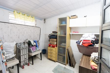 Casa à venda com 240m², 5 quartos e 6 vagas Casa à venda com 240m², 5 quartos e 6 vagasÁrea de Serviço