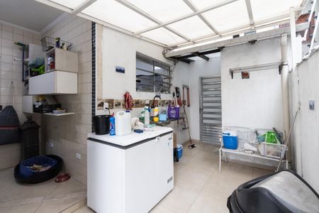 Casa à venda com 240m², 5 quartos e 6 vagas Casa à venda com 240m², 5 quartos e 6 vagasÁrea de Serviço