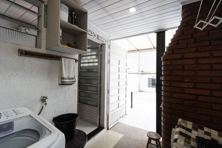 Casa à venda com 240m², 5 quartos e 6 vagas Casa à venda com 240m², 5 quartos e 6 vagasÁrea de Serviço