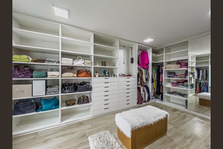 Casa à venda com 550m², 5 quartos e 6 vagas