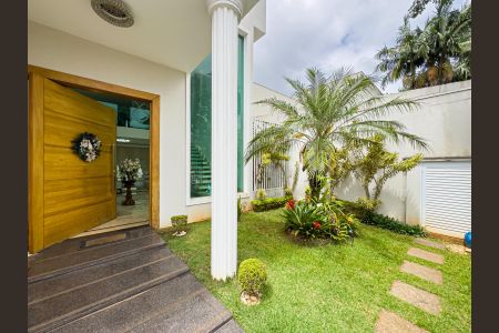 Casa à venda com 550m², 5 quartos e 6 vagas