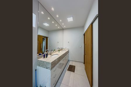 Casa à venda com 550m², 5 quartos e 6 vagas