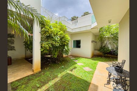 Casa à venda com 550m², 5 quartos e 6 vagas