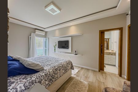 Casa à venda com 550m², 5 quartos e 6 vagas