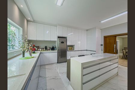 Casa à venda com 550m², 5 quartos e 6 vagas