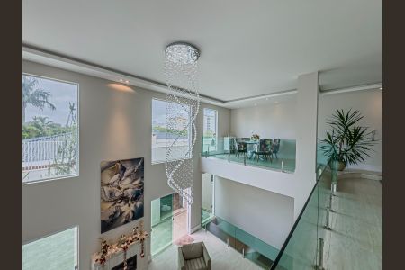 Casa à venda com 550m², 5 quartos e 6 vagas