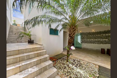 Casa à venda com 550m², 5 quartos e 6 vagas