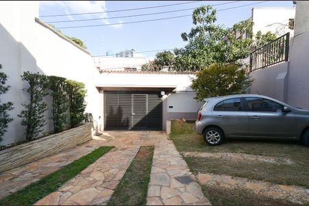 Casa à venda com 320m², 3 quartos e 5 vagas Casa à venda com 320m², 3 quartos e 5 vagasGaragem