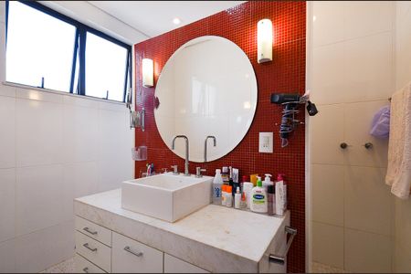 Casa à venda com 320m², 3 quartos e 5 vagas Casa à venda com 320m², 3 quartos e 5 vagasBanheiro 1