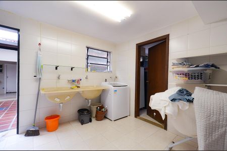 Casa à venda com 320m², 3 quartos e 5 vagas Casa à venda com 320m², 3 quartos e 5 vagasÁrea de Serviço