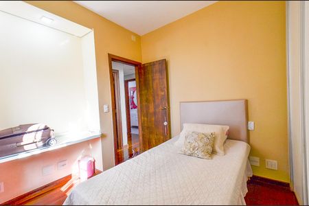 Casa à venda com 320m², 3 quartos e 5 vagas Casa à venda com 320m², 3 quartos e 5 vagasQuarto 1