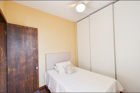 Casa à venda com 320m², 3 quartos e 5 vagas Casa à venda com 320m², 3 quartos e 5 vagasQuarto 1