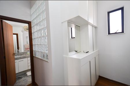 Casa à venda com 320m², 3 quartos e 5 vagas Casa à venda com 320m², 3 quartos e 5 vagasCloset da Suíte