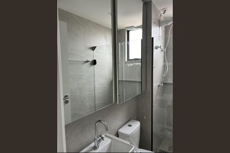 Apartamento à venda com 74m², 3 quartos e 2 vagas Apartamento à venda com 74m², 3 quartos e 2 vagasBanheiro Social