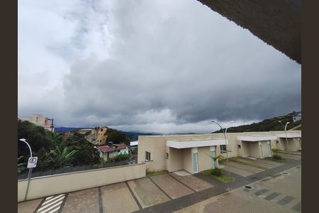 Casa de condomínio à venda com 116m², 3 quartos e 2 vagas