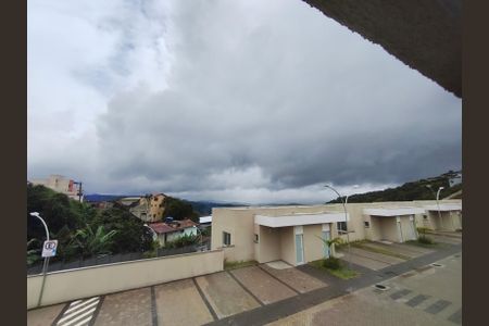 Casa de condomínio à venda com 80m², 2 quartos e 2 vagas