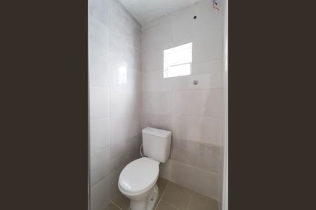 Banheiro Social de casa para alugar com 1 quarto, 20m² em Vila Guilherme, São Paulo