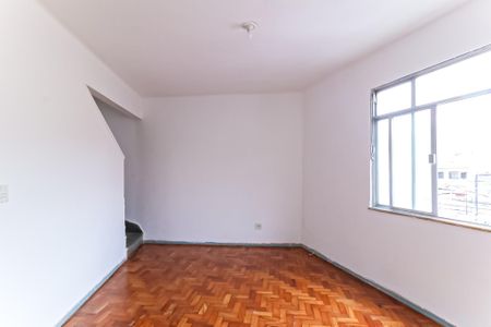 Sala de casa para alugar com 2 quartos, 80m² em Encantado, Rio de Janeiro