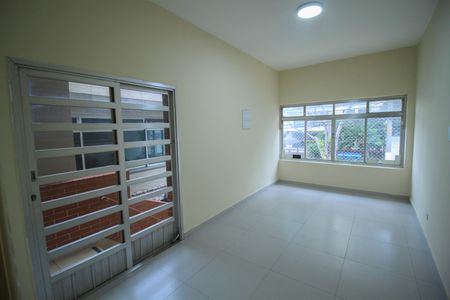 Sala de casa para alugar com 3 quartos, 199m² em Vila Bertioga, São Paulo