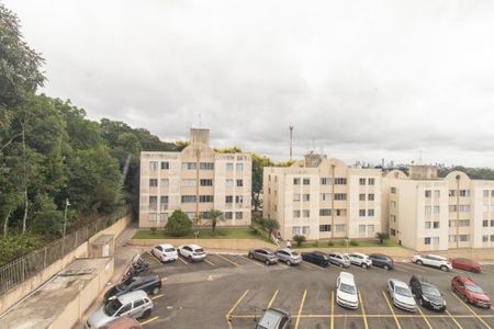 Vista da Sala de apartamento para alugar com 3 quartos, 50m² em Campo Comprido, Curitiba