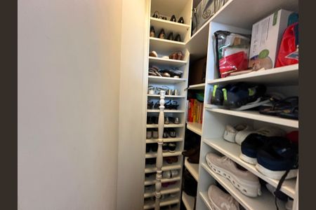 Apartamento à venda com 70m², 2 quartos e 1 vaga Apartamento à venda com 70m², 2 quartos e 1 vagaCloset do quarto