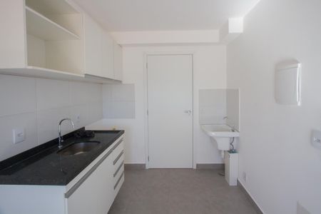 Cozinha de apartamento à venda com 1 quarto, 24m² em Jardim Monte Azul, São Paulo