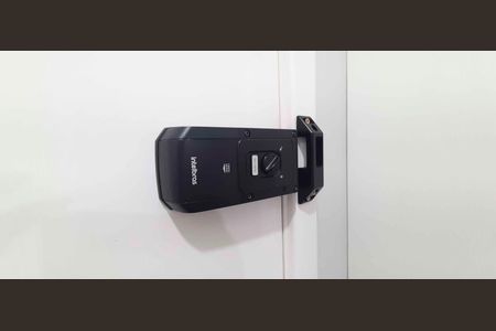 Apartamento à venda com 113m², 3 quartos e 2 vagas Apartamento à venda com 113m², 3 quartos e 2 vagasFechadura Eletrônica