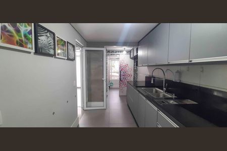 Apartamento à venda com 113m², 3 quartos e 2 vagas Apartamento à venda com 113m², 3 quartos e 2 vagasCozinha