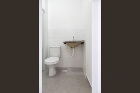 Banheiro de kitnet/studio para alugar com 1 quarto, 35m² em Parque Paulistano, São Paulo