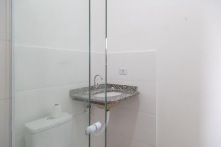 Banheiro de kitnet/studio para alugar com 1 quarto, 35m² em Parque Paulistano, São Paulo