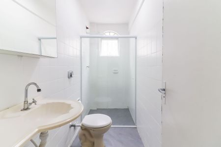 Banheiro de casa para alugar com 1 quarto, 25m² em Vila Butantã, São Paulo