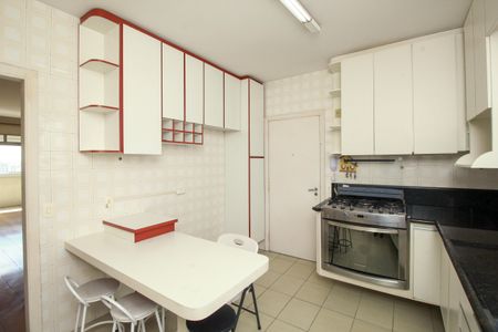 Apartamento à venda com 160m², 4 quartos e 2 vagas Apartamento à venda com 160m², 4 quartos e 2 vagasCozinha