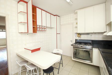 Apartamento à venda com 160m², 4 quartos e 2 vagas Apartamento à venda com 160m², 4 quartos e 2 vagasCozinha