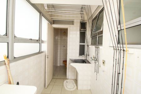 Apartamento à venda com 160m², 4 quartos e 2 vagas Apartamento à venda com 160m², 4 quartos e 2 vagasÁrea de Serviço