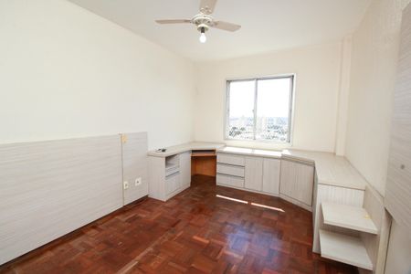 Apartamento à venda com 160m², 4 quartos e 2 vagas Apartamento à venda com 160m², 4 quartos e 2 vagasQuarto 1