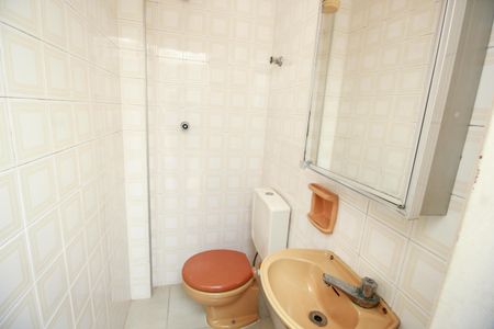 Apartamento à venda com 160m², 4 quartos e 2 vagas Apartamento à venda com 160m², 4 quartos e 2 vagasBanheiro de Serviço