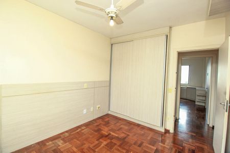 Apartamento à venda com 160m², 4 quartos e 2 vagas Apartamento à venda com 160m², 4 quartos e 2 vagasSuíte