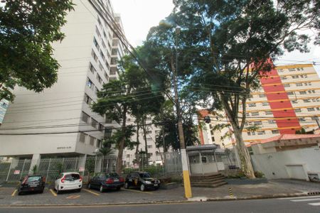 Apartamento à venda com 160m², 4 quartos e 2 vagas Apartamento à venda com 160m², 4 quartos e 2 vagasFachada