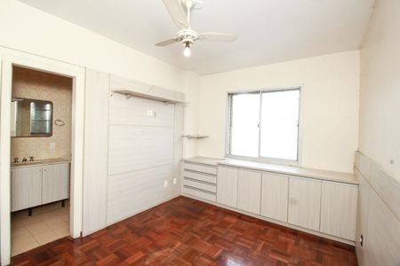 Apartamento à venda com 160m², 4 quartos e 2 vagas Apartamento à venda com 160m², 4 quartos e 2 vagasSuíte